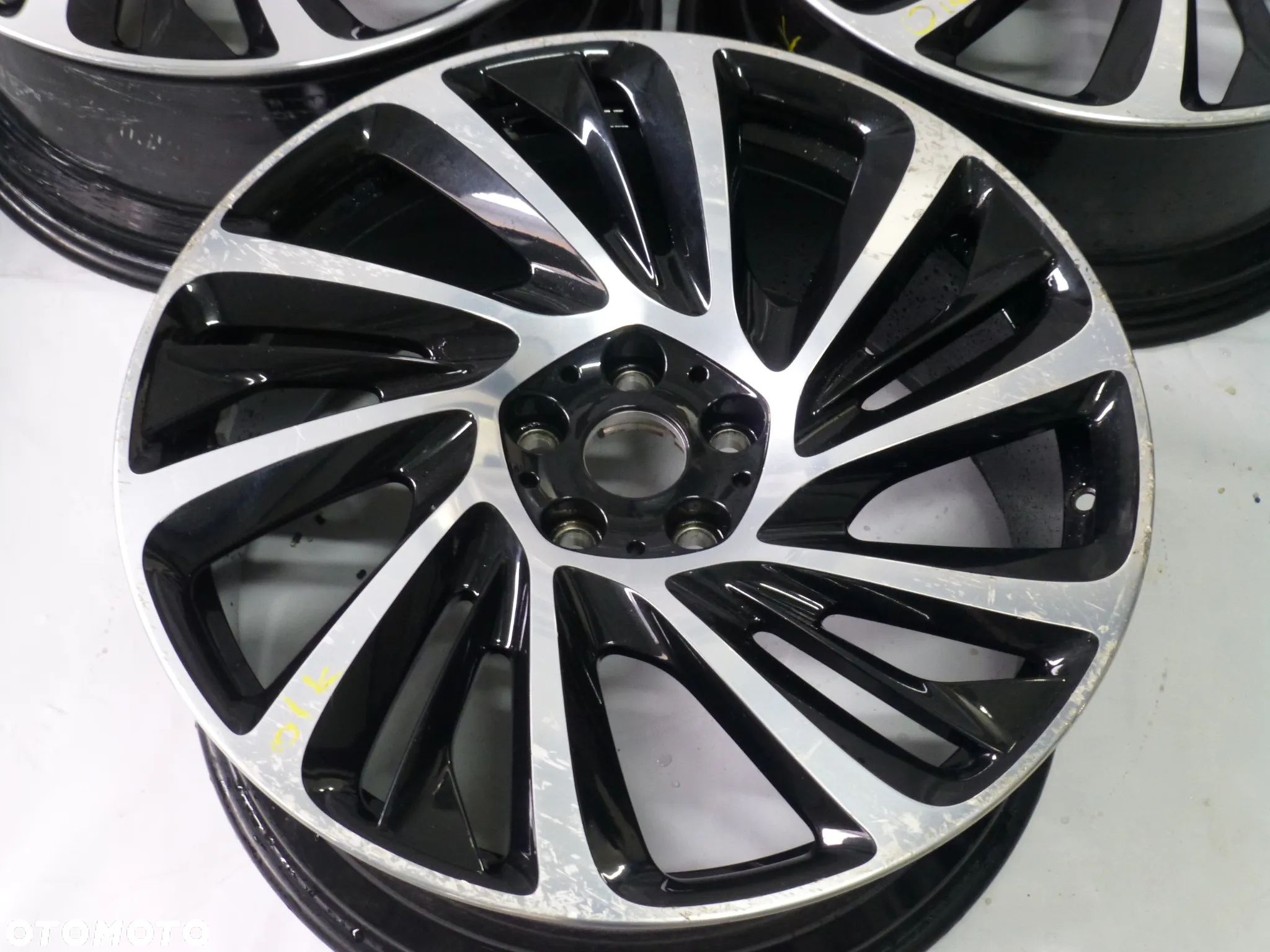 Felgi BMW I8 prawa lewa tylna - 7