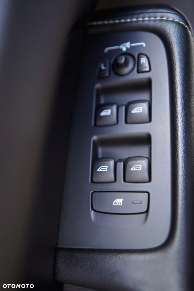 Volvo XC 60 T5 AWD Geartronic RDesign - 19