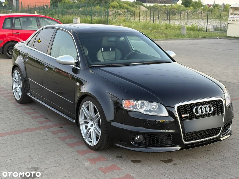Audi RS4 Limousine - 2