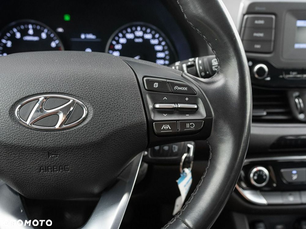 Hyundai i30 1.5 DPI Classic + - 15