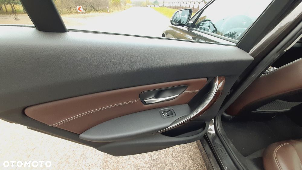 BMW Seria 3 318d - 26