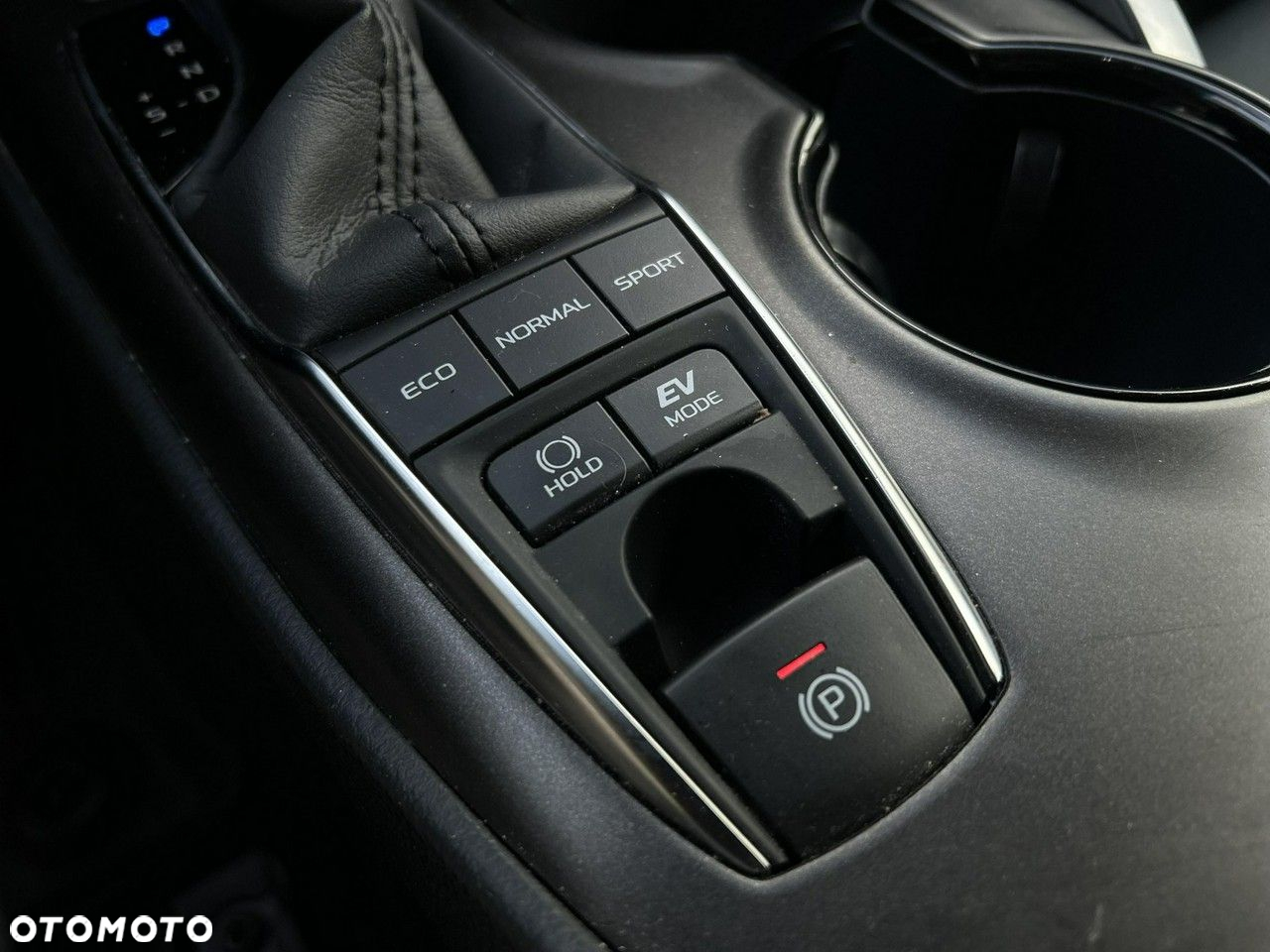 Toyota Camry - 24
