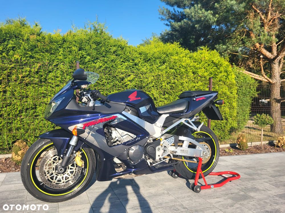 Honda CBR - 23