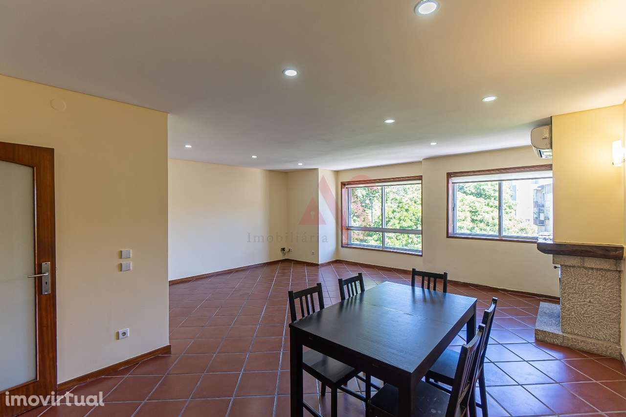 Apartamento T4 Duplex | Próximo das Faculdades | com 4 Quartos ( 1 Sui - Grande imagem: 3/39