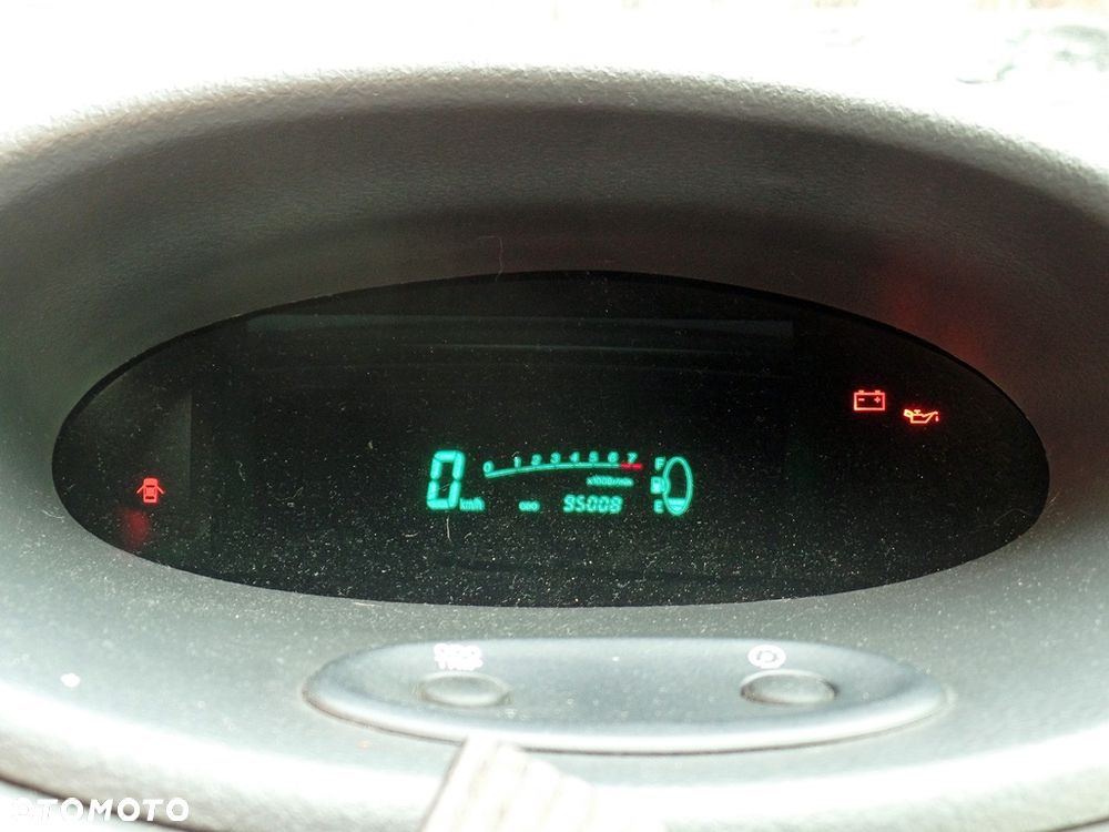 Toyota Yaris 1.0 Base - 10