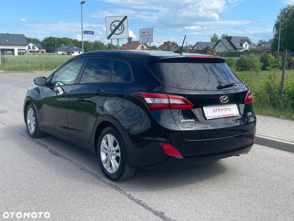 Hyundai i30 blue Kombi 1.6 CRDi Passion - 39