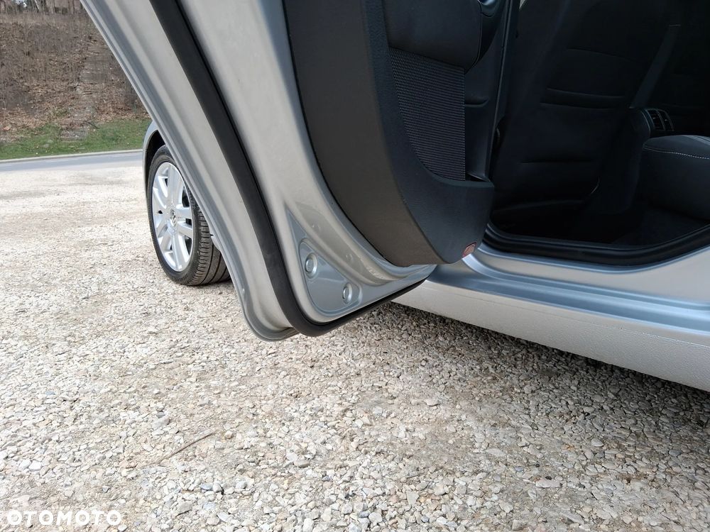 Volkswagen Golf 2.0 TDI DPF MATCH - 26