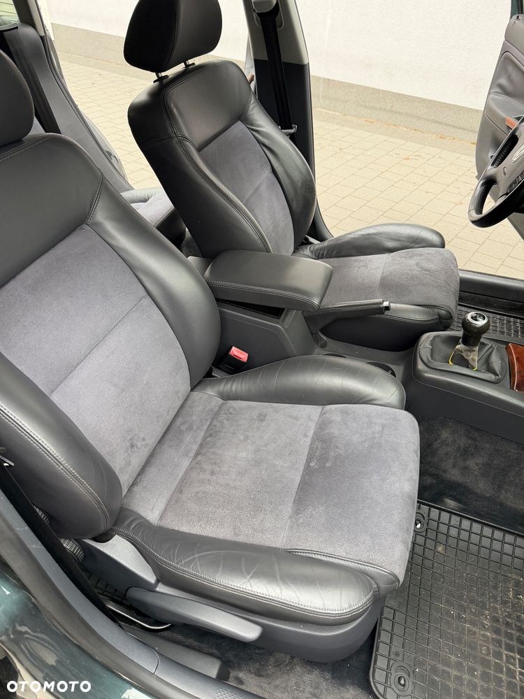 Volkswagen Passat 1.9 TDI 4Motion Highline - 14