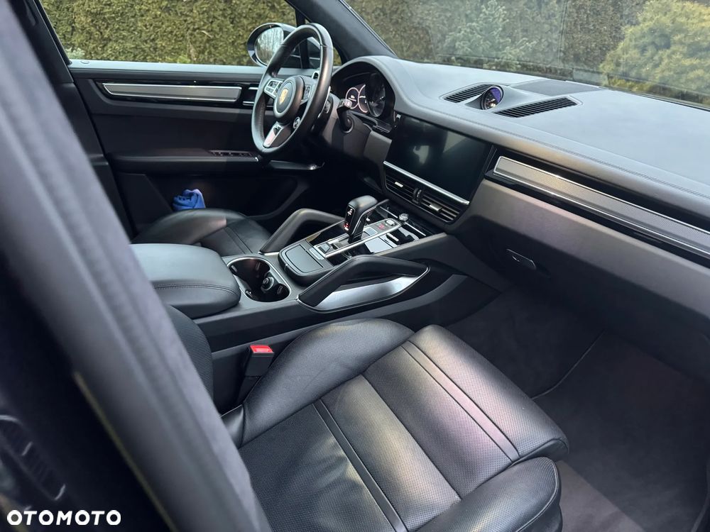 Porsche Cayenne Turbo - 17