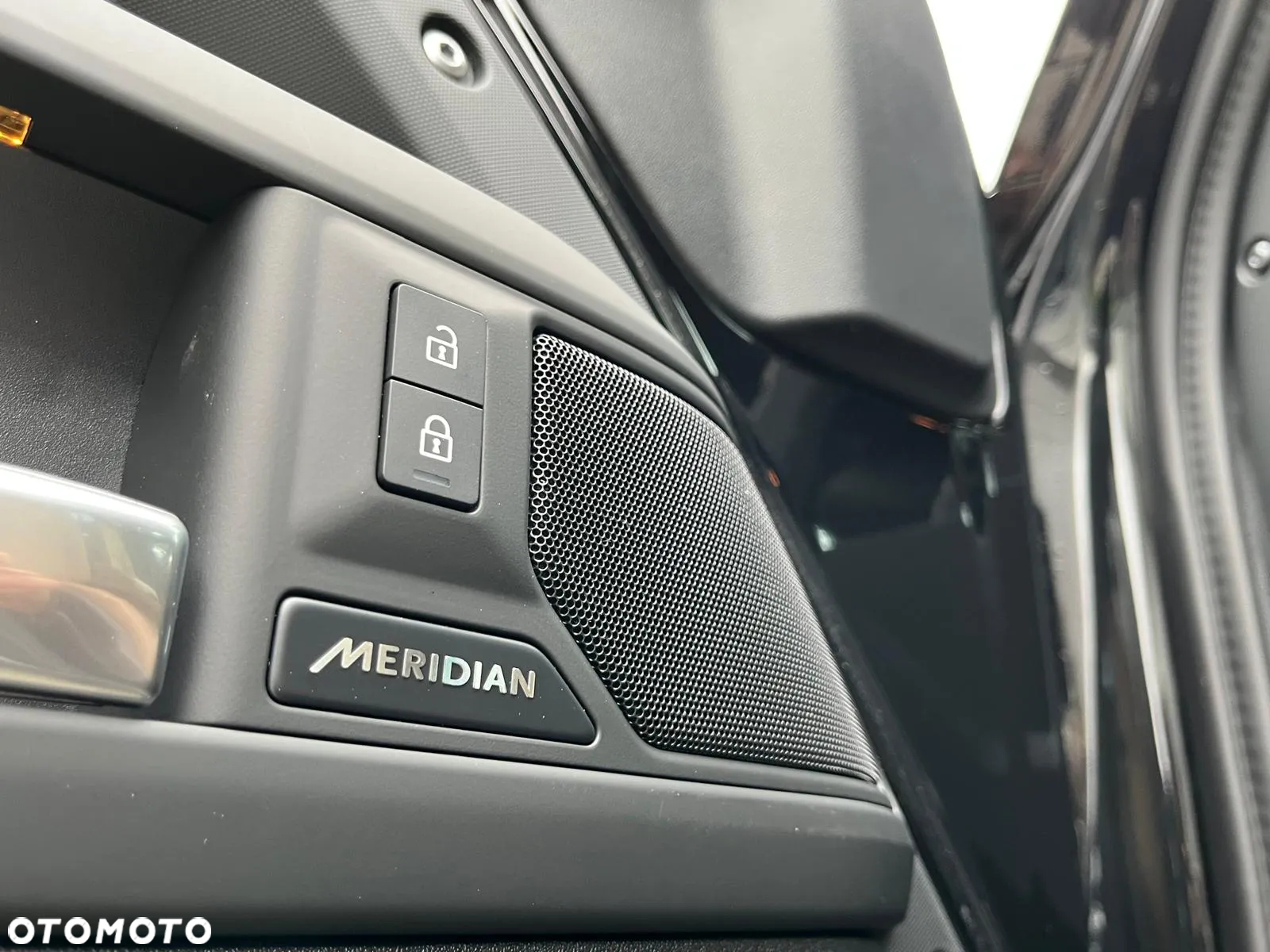 Land Rover Defender - 11