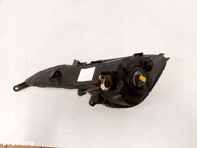 HYUNDAI I40 LAMPA HALOGEN PRZECIWMGIELNA PRAWY PRZÓD 92202-3Z010 - 5