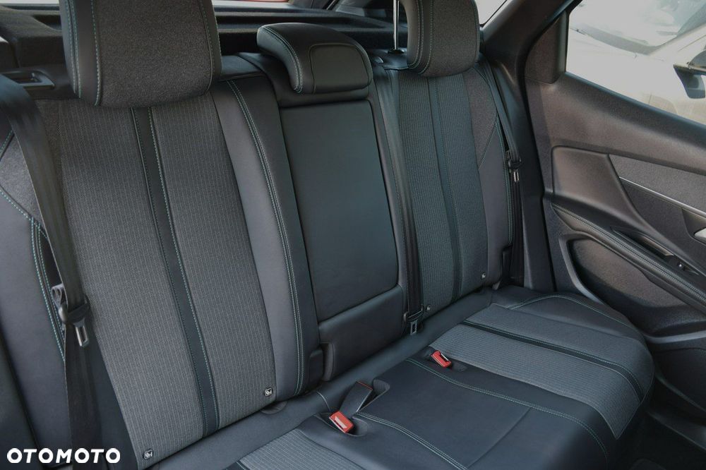 Peugeot 3008 1.6 PureTech Hybrid PHEV Allure Pack S&S EAT8 - 19