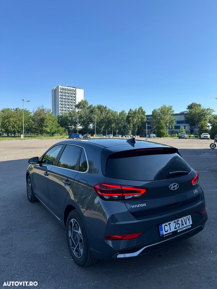 HYUNDAI i30 2025 — imagine 3
