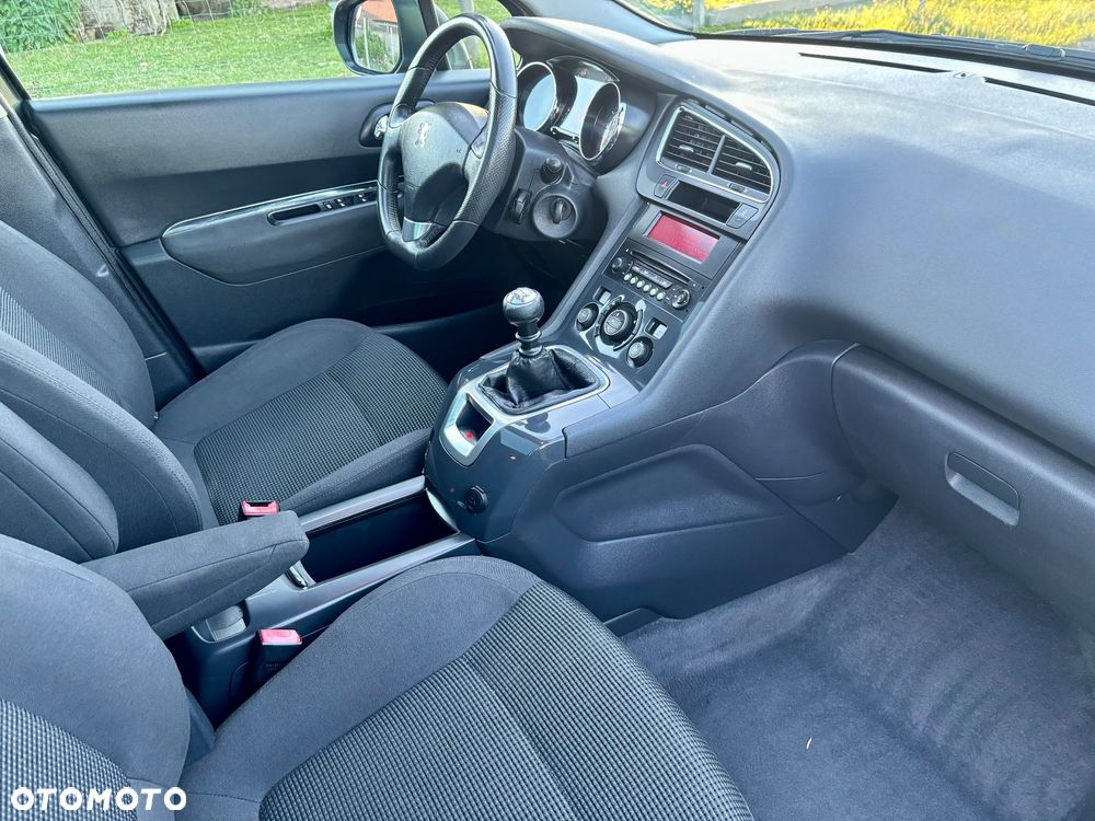 Peugeot 5008 - 17