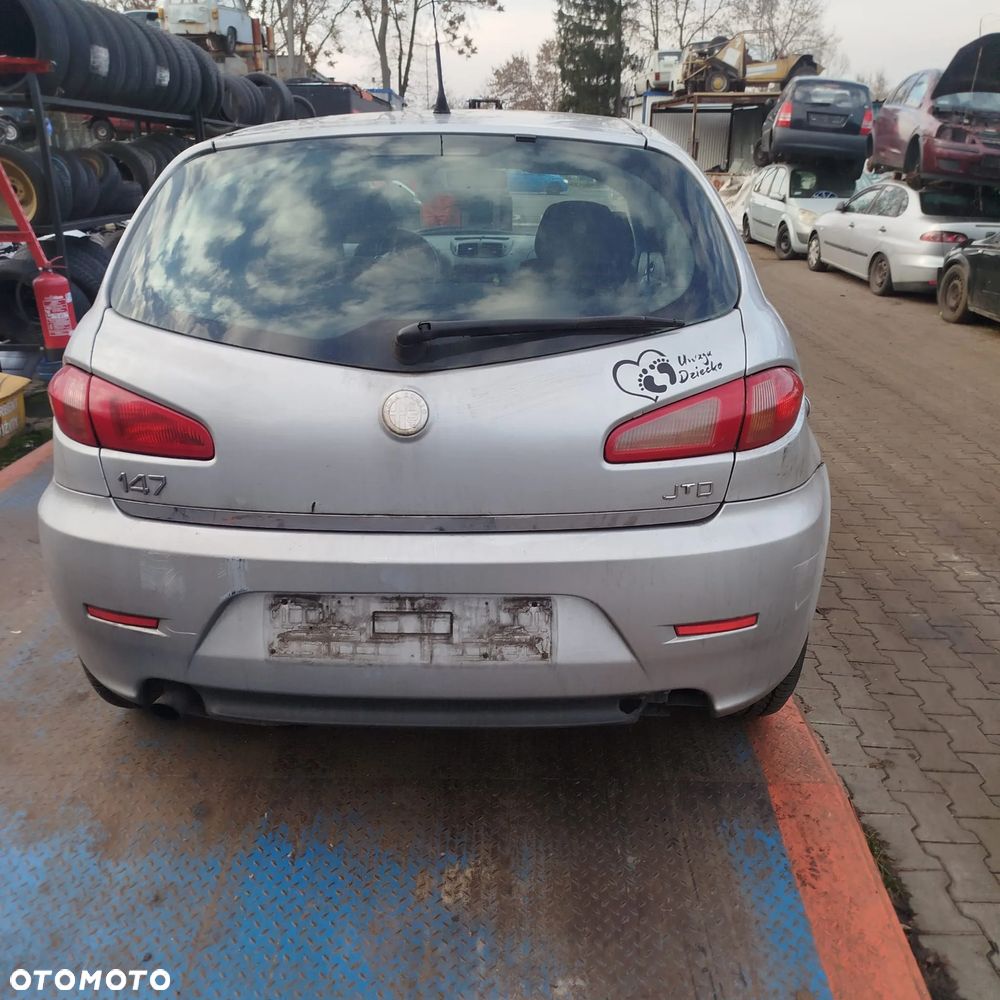 Alfa Romeo  147 na części . - 10
