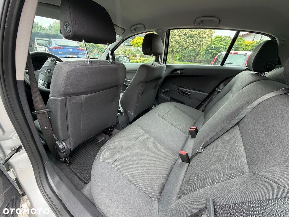 Opel Astra - 16