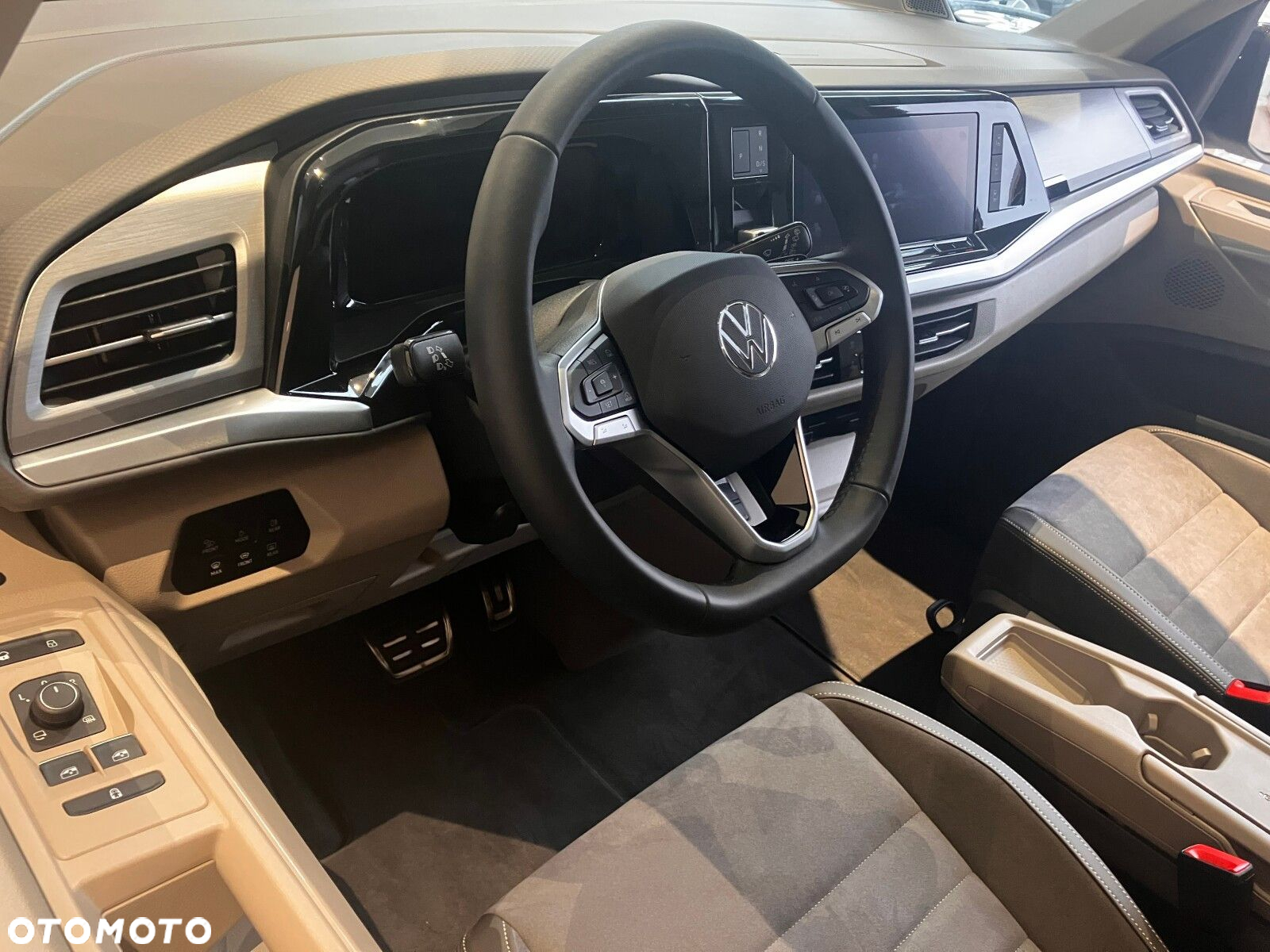 Volkswagen Multivan - 10