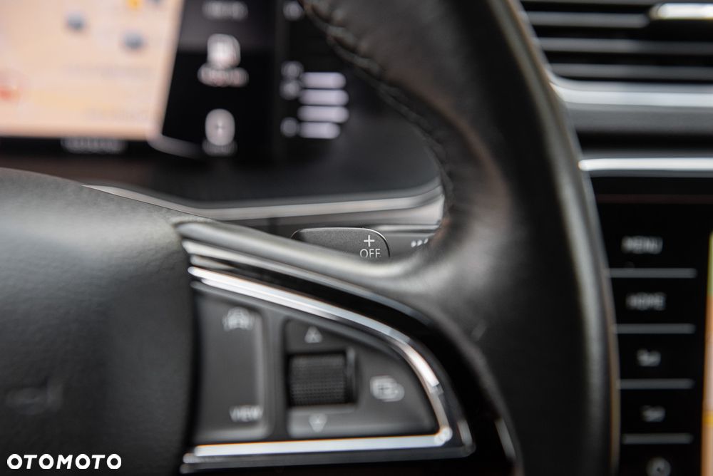 Skoda Superb 2.0 TDI DSG L&K - 34