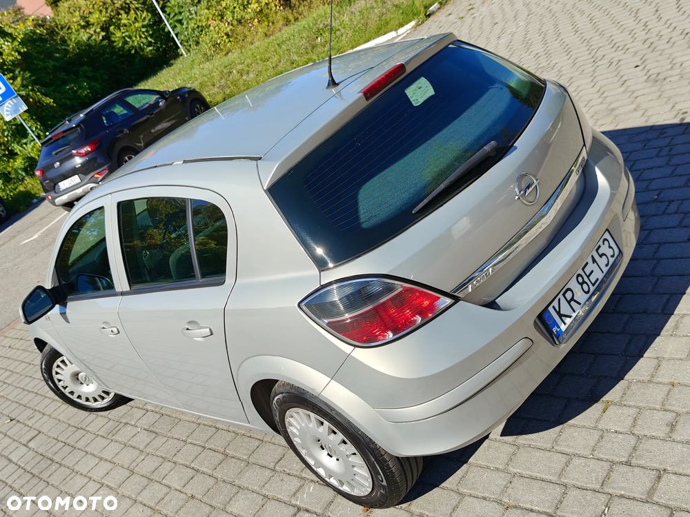 Opel Astra 1.7 CDTI Cosmo - 24