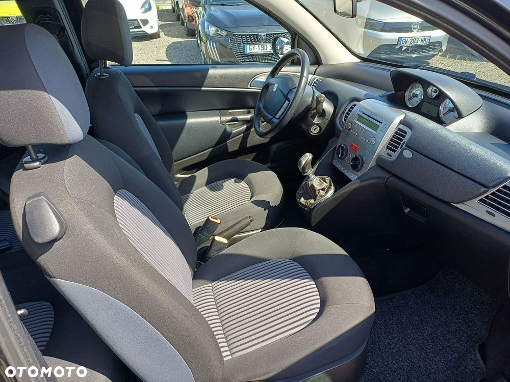 Lancia Ypsilon - 11