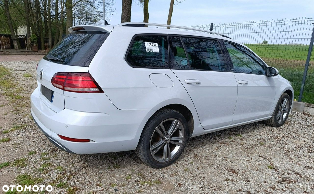 Volkswagen Golf - 3