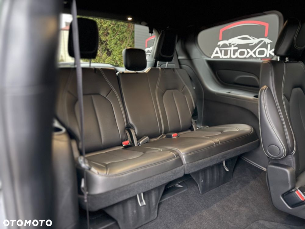 Chrysler Pacifica - 37