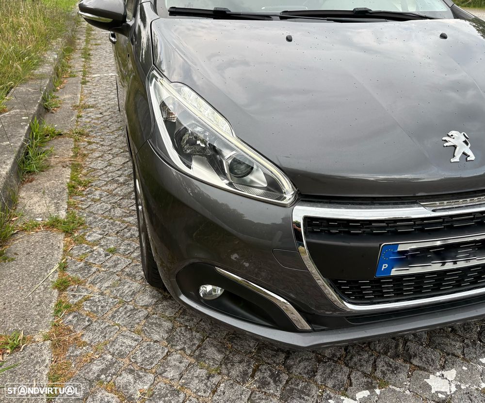 Peugeot 208 1.2 PureTech Signature - 23