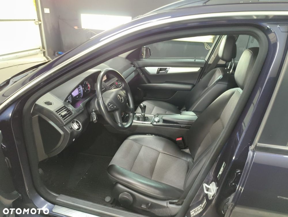 Mercedes-Benz Klasa C 200 CDI DPF BlueEFFICIENCY SPORT EDITION - 23