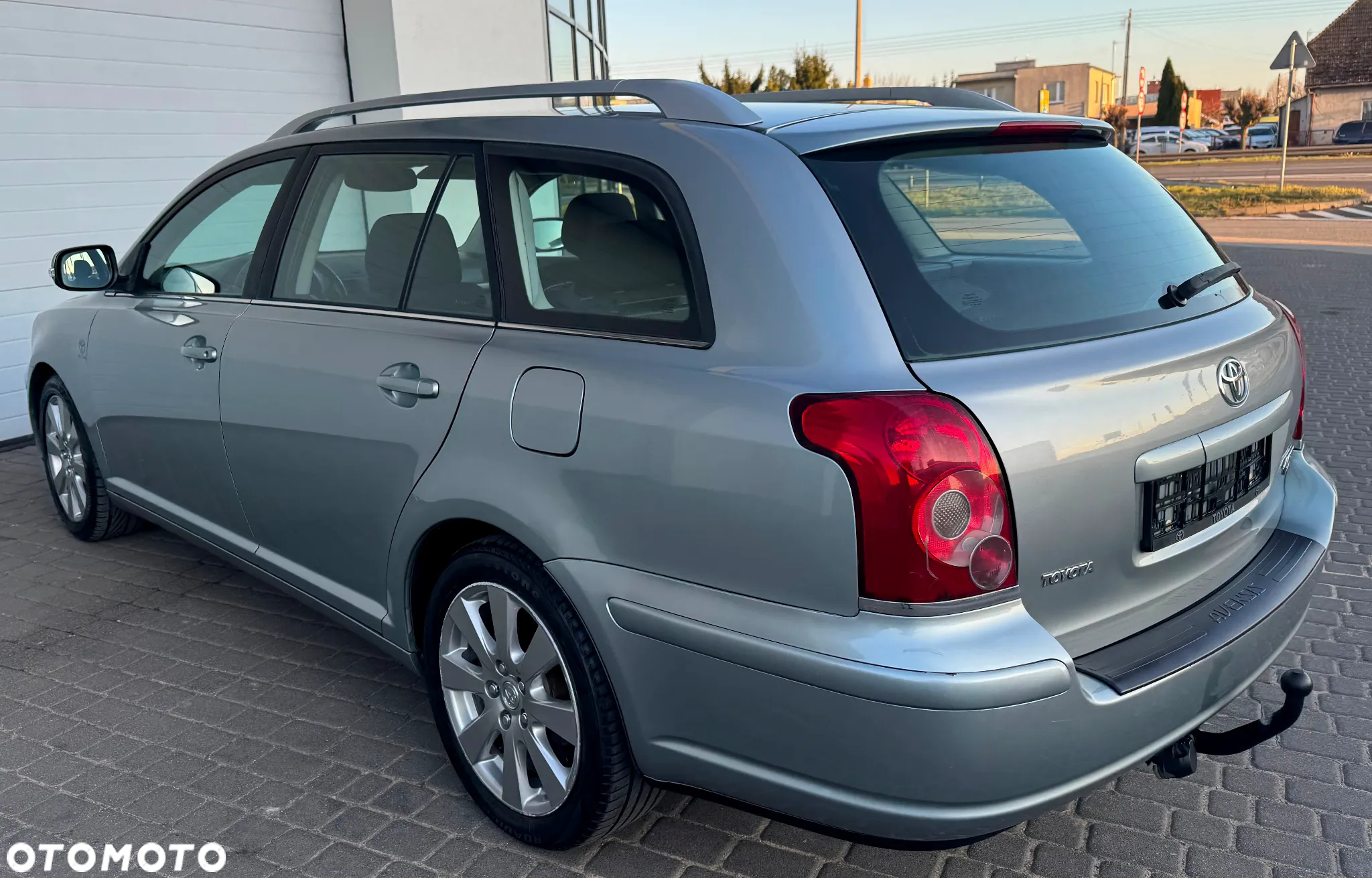 Toyota Avensis 2.2 D-4D Combi Executive - 35