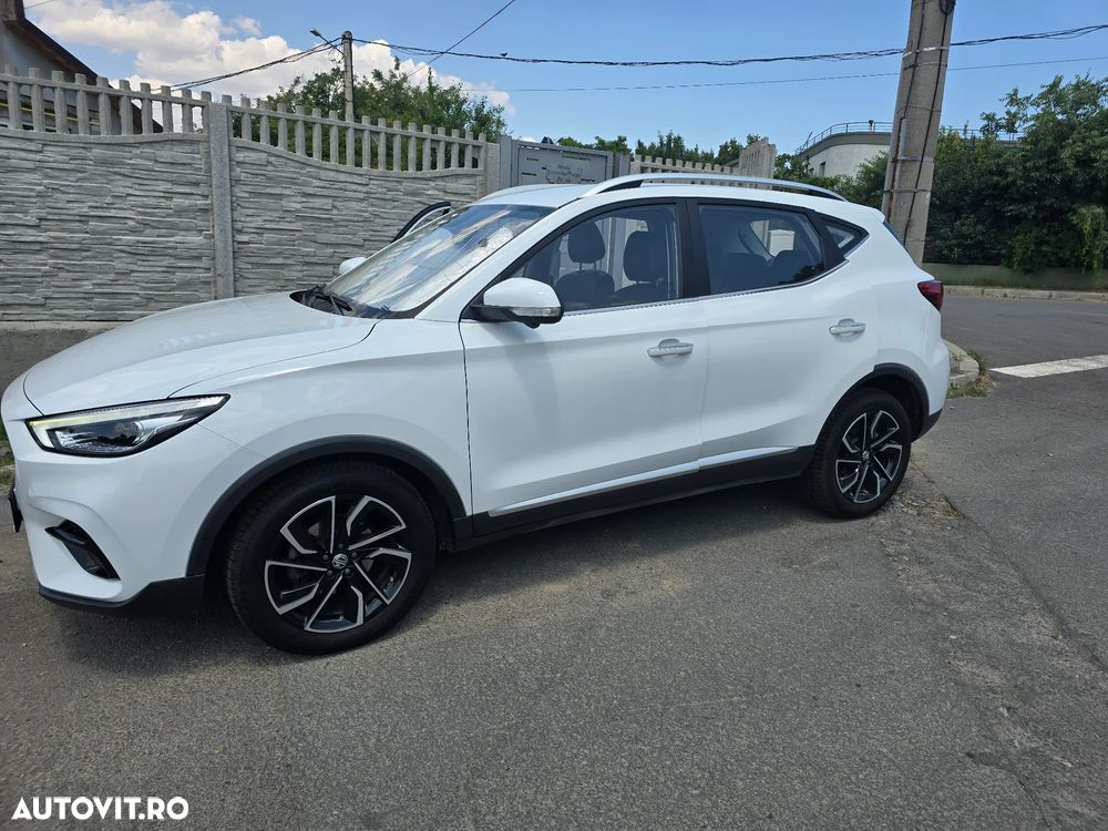 MG ZS 1.5 GSL 5MT Exclusive - 11