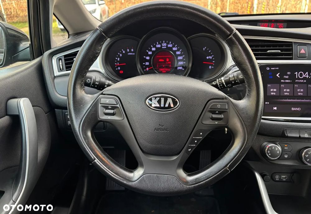 Kia Ceed 1.6 CRDi L - 22