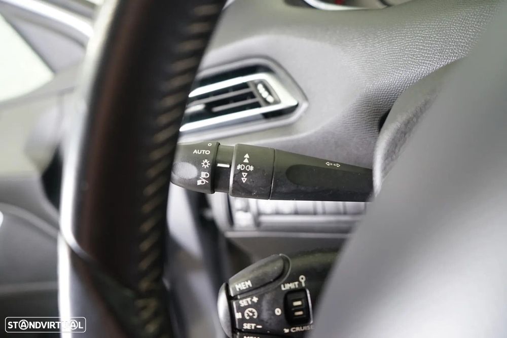 Peugeot 308 SW 1.6 BlueHDi Allure - 23