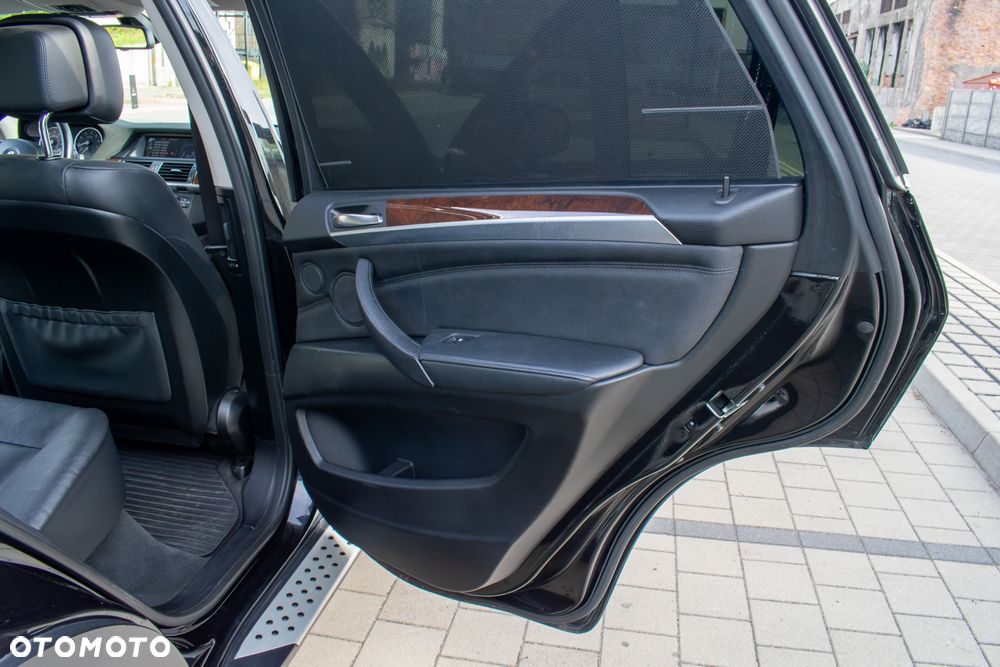BMW X5 xDrive35i - 12