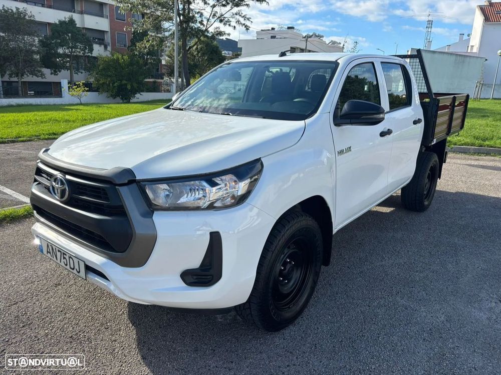 Toyota Hilux 2.4 D-4D 4WD CD CM - 2