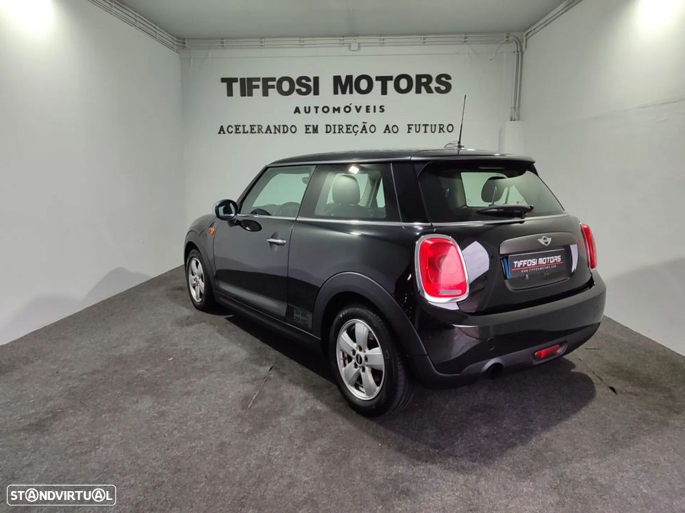 MINI 3 Portas One D - 8