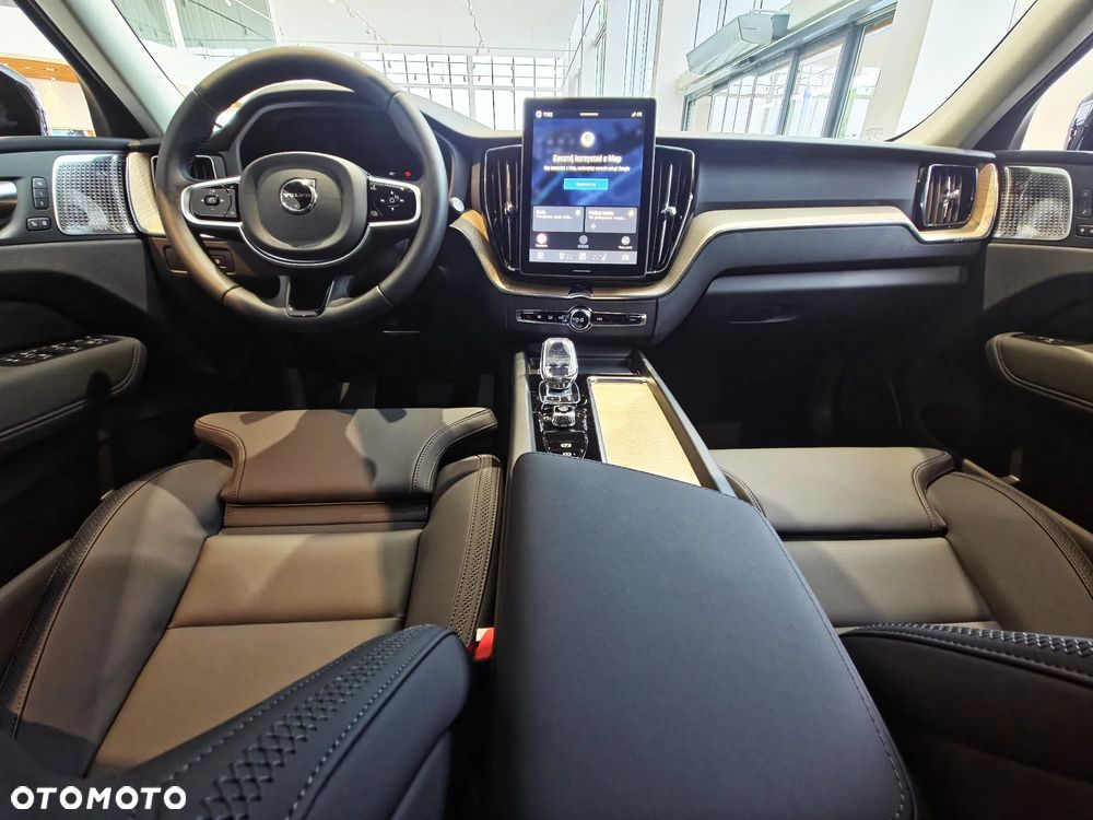 Volvo XC 60 T8 Plug-In Hybrid AWD Plus Dark - 12