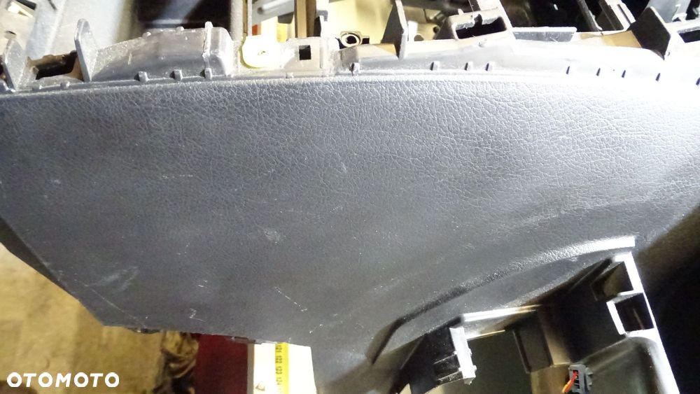 DESKA ROZDZIELCZA PEUGEOT 207 1.6HDI - 5