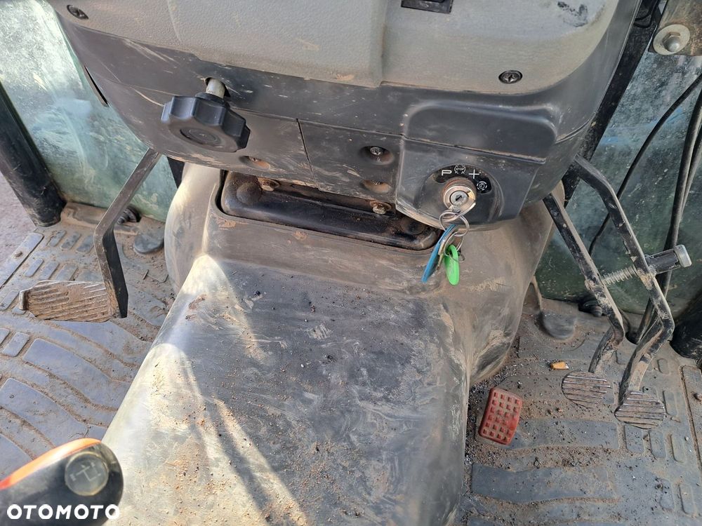 Claas Nexos 240F 4X4 - 24