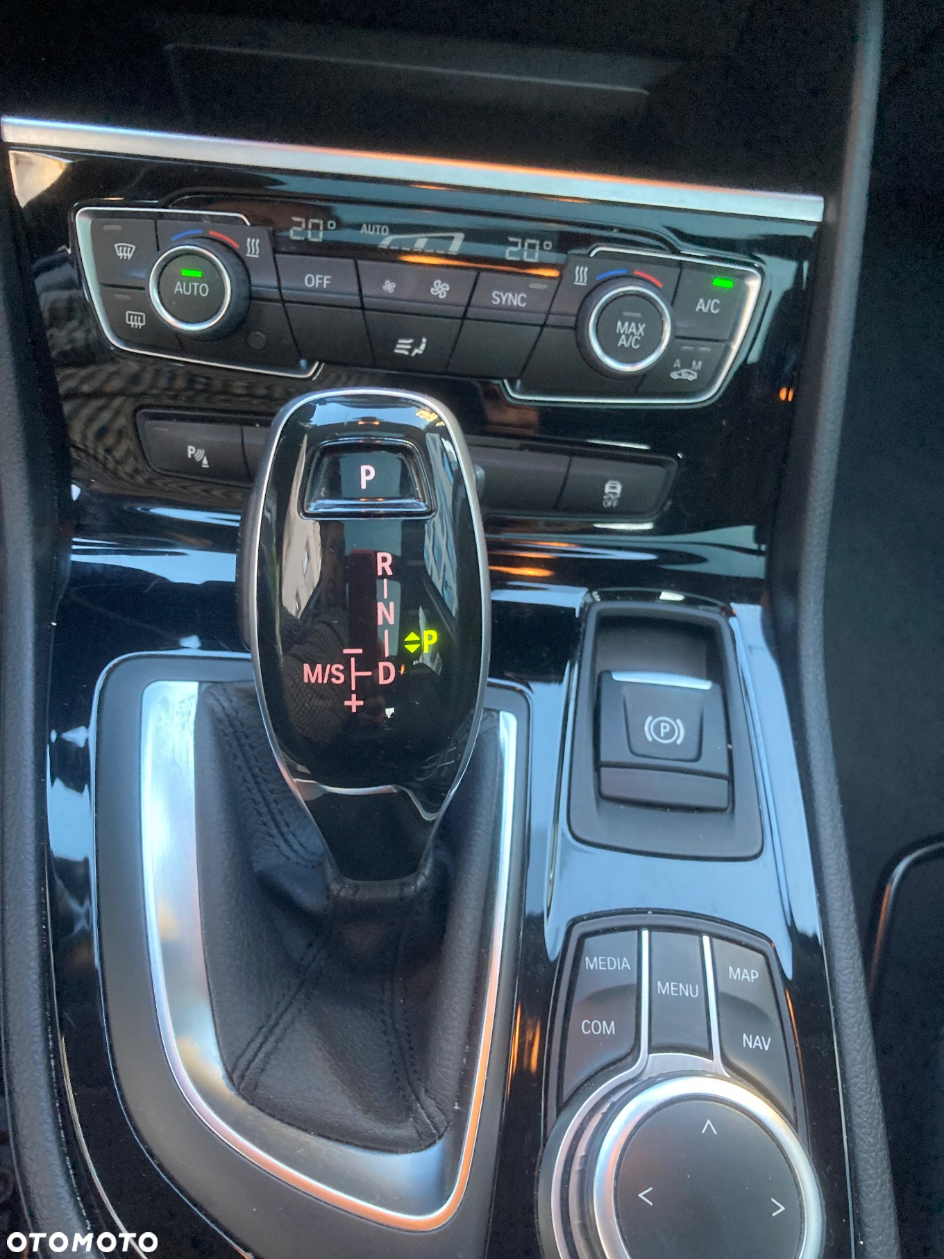 BMW Seria 2 218i Advantage - 14