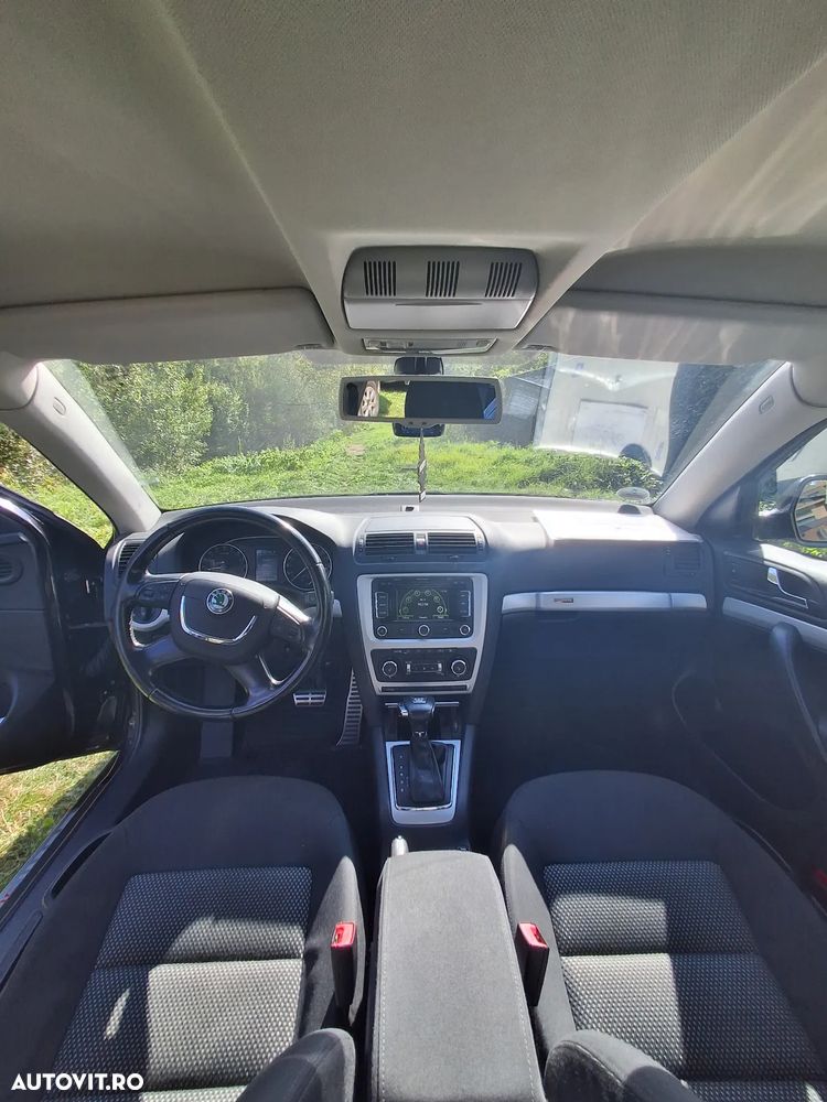 Skoda Octavia Combi 2.0 TDI DPF 4x4 DSG Scout - 9
