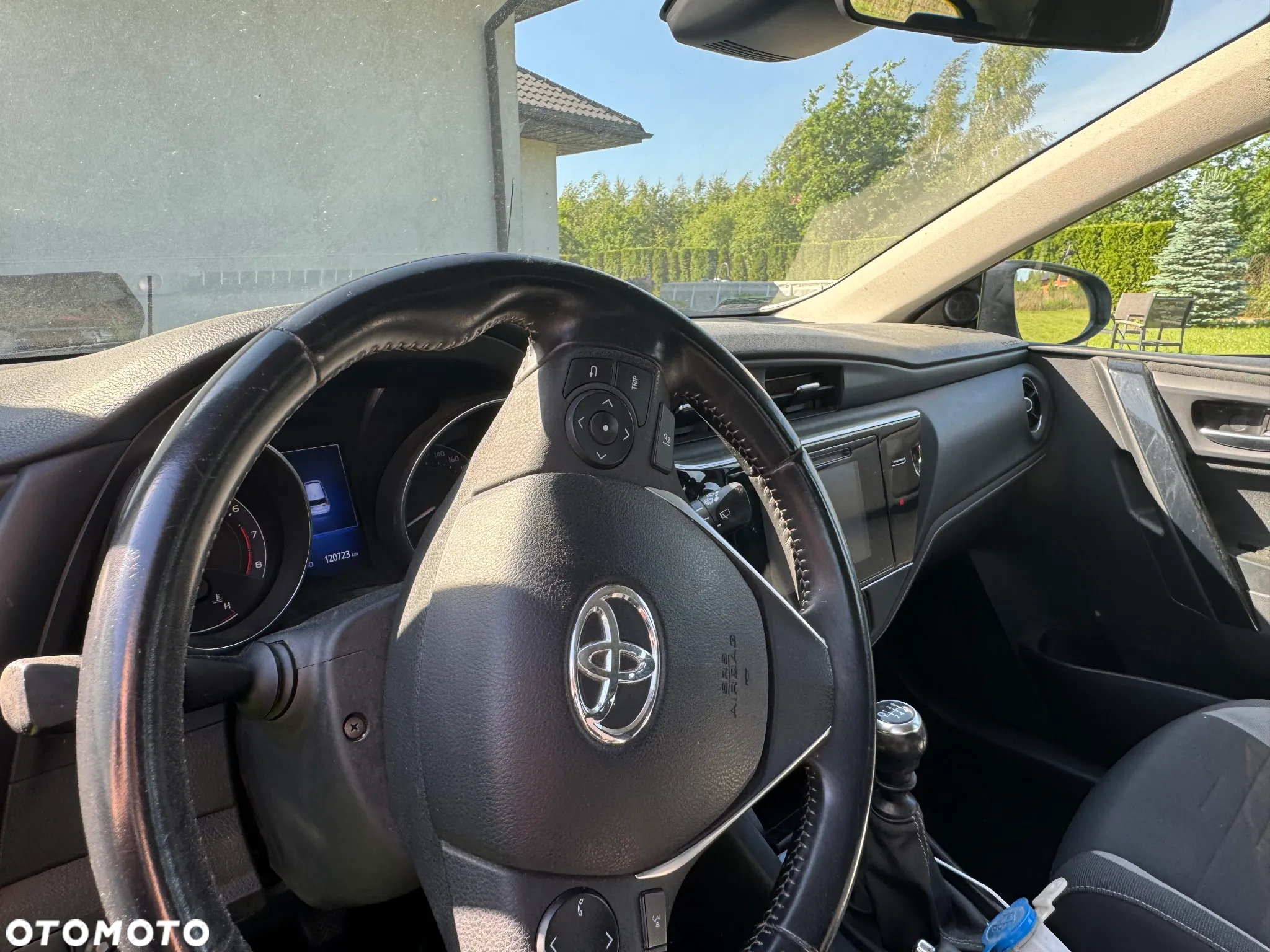 Toyota Auris - 11