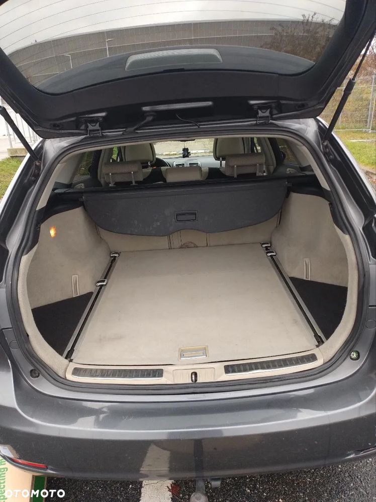 Toyota Avensis 2.0 D-4D Premium - 38