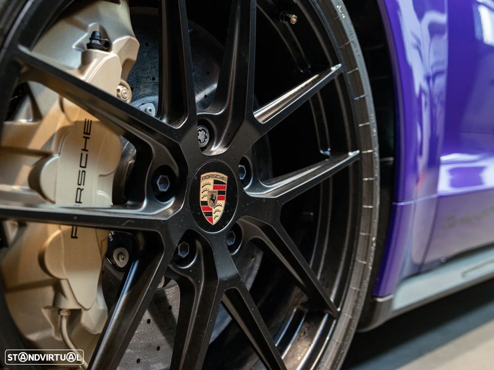Porsche Taycan Turbo GT Weissach - 17