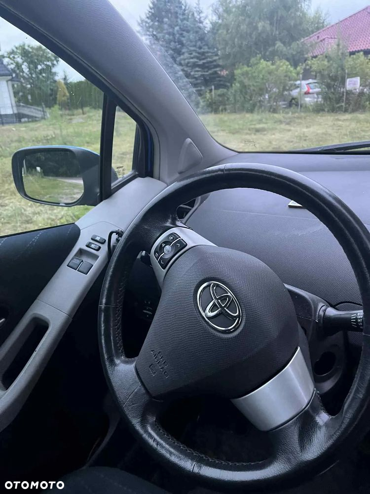 Toyota Yaris 1.3 Luna - 7