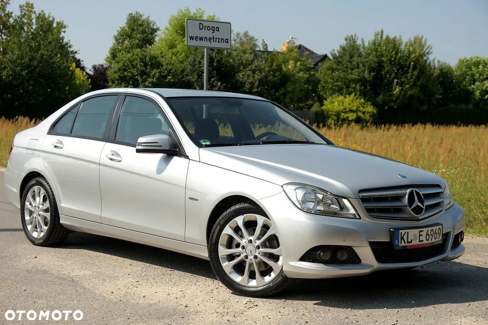 Mercedes-Benz Klasa C 180 CGI Automatik BlueEFFICIENCY Elegance - 10