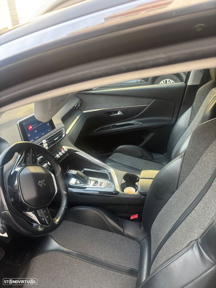 Peugeot 5008 2018 photo 2