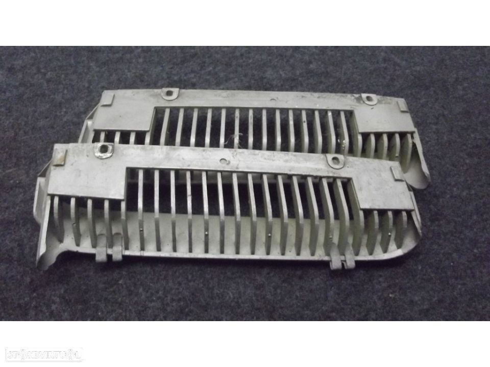 toyota corolla 1200 ke 20 grelhas do capot - 2