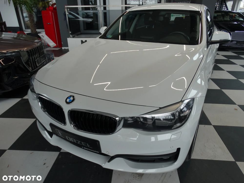 BMW Seria 3 318d Luxury Line - 9