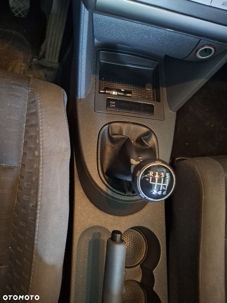 Volkswagen Touran - 2