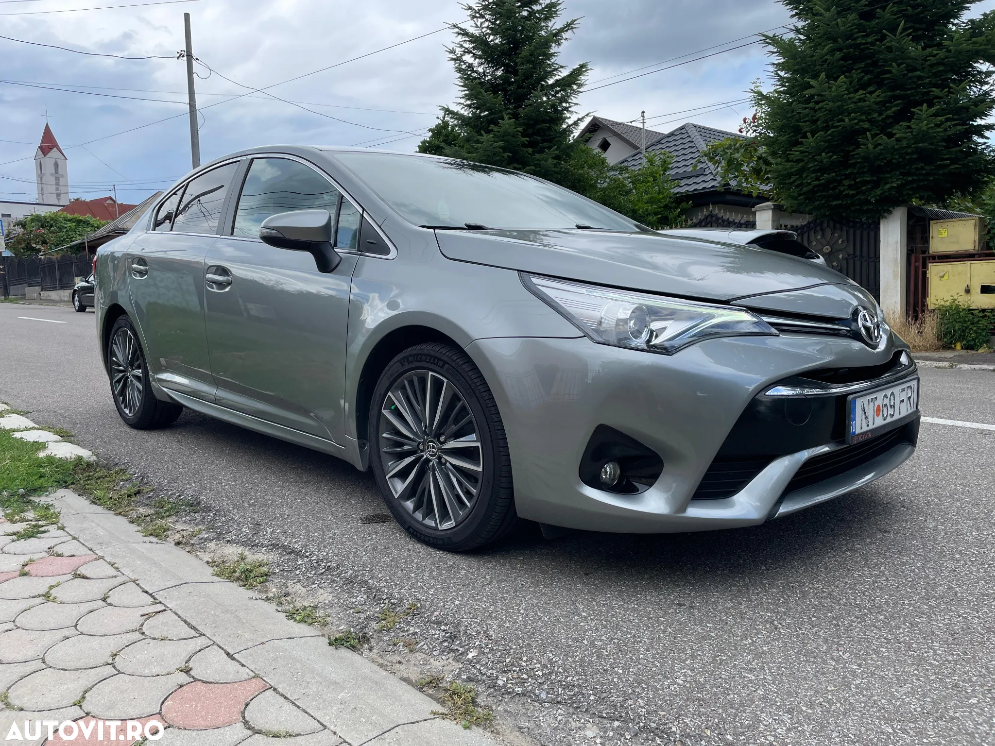 Toyota Avensis 2.0 D-4D Executive - 7